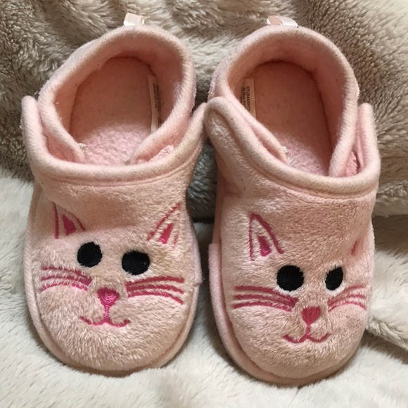 Other - Pink size 5-6 toddler girl Kitty Cat slippers